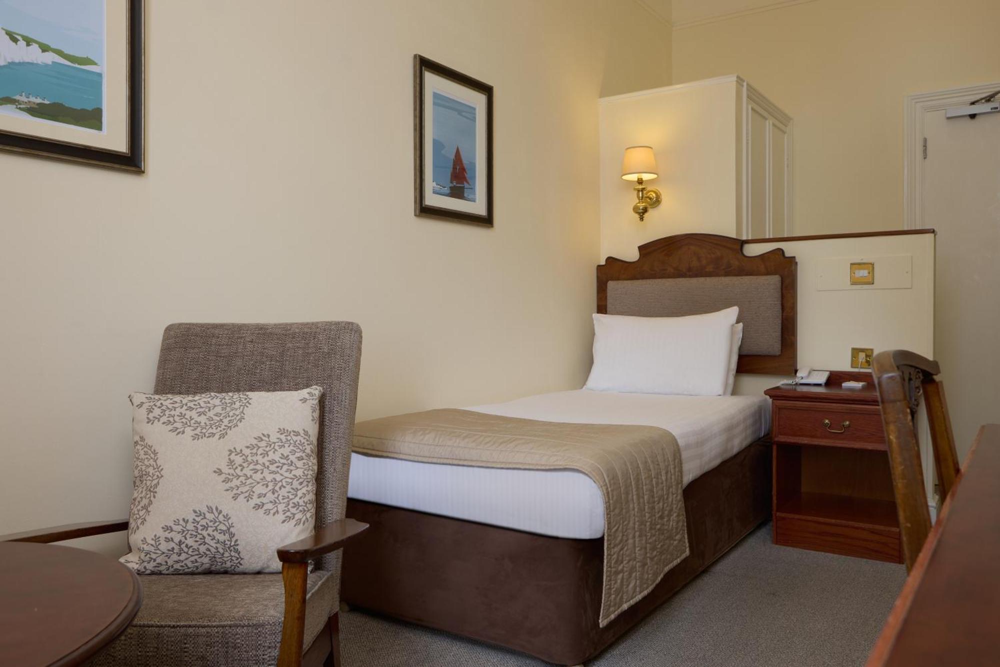 The Lansdowne, Отель 4*