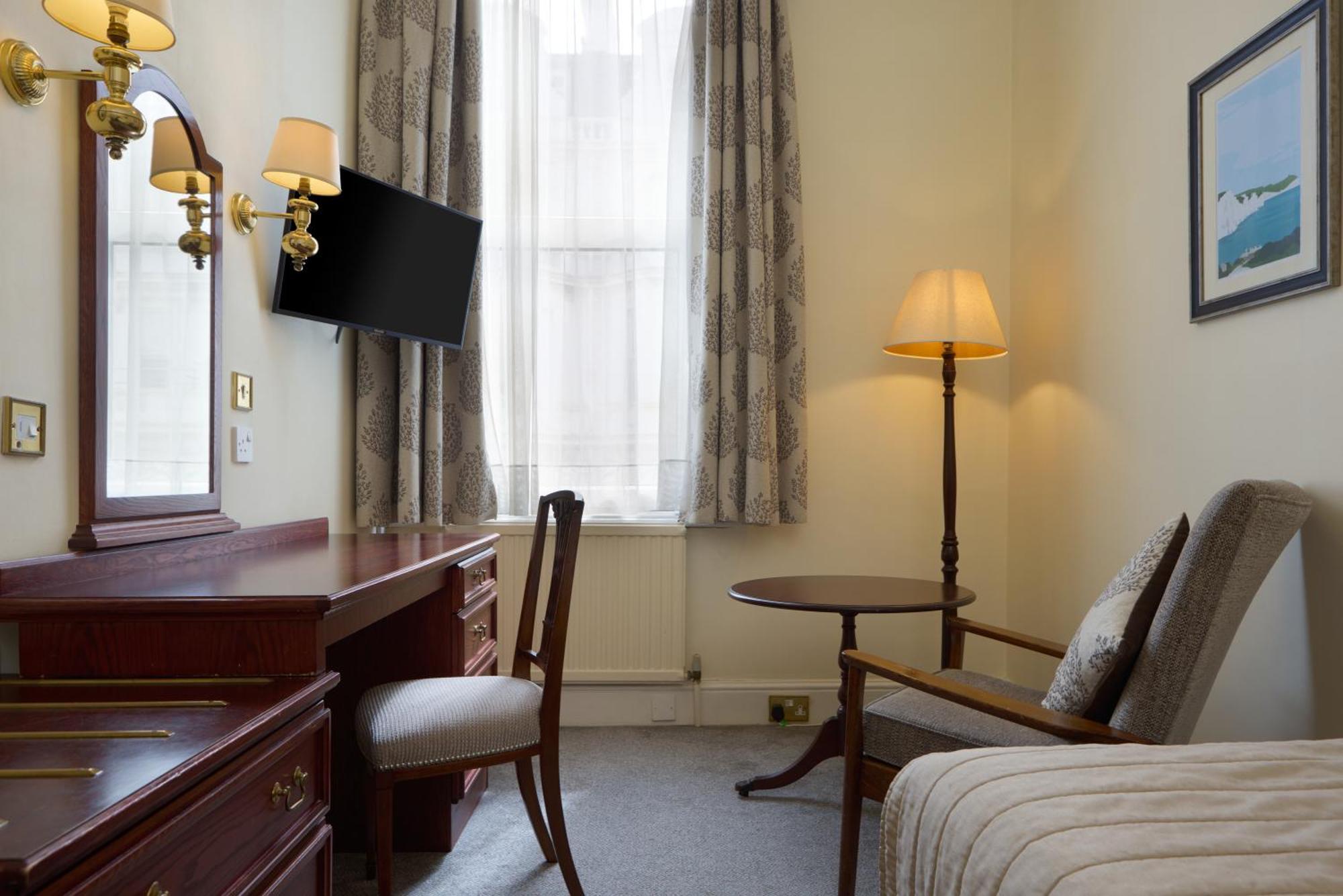 Отель The Lansdowne, 4*