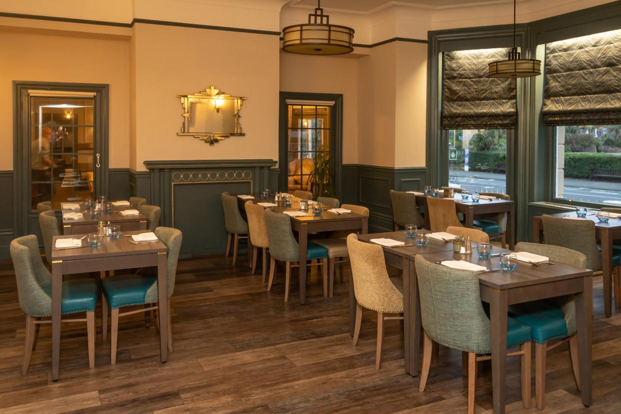 Отель The Lansdowne,